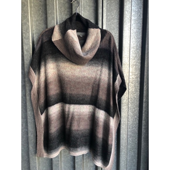 Joseph A Sweaters - 10/$30🛍 Joseph A Cowl Neck Ombré Poncho Sz M